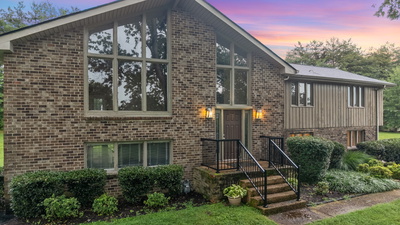1302 Twin Springs Dr