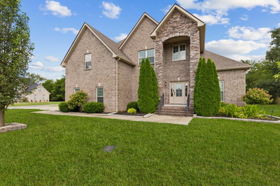 4424 Thoroughbred Ln