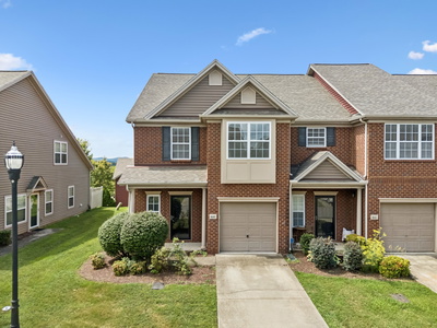 8109 Valley Oak Dr