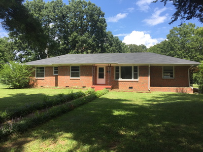 Exterior view of 213 Cambridge Ct in Tullahoma, TN