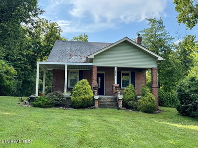 250 E Main East St