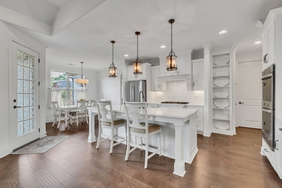 967 Luxborough Dr