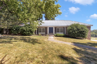 312 Parkway Dr