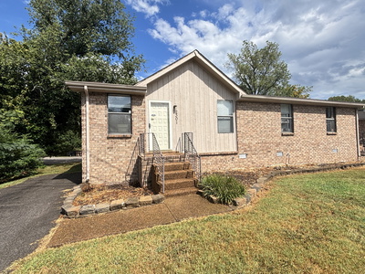 Exterior view of 2301 Cooper Ter in Nashville, TN