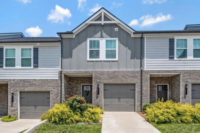 908 Oak Ridge Ln