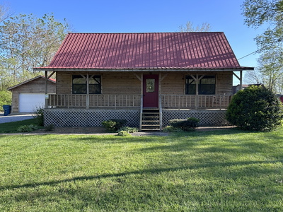 Exterior view of 7840 Nashville Hwy in Baxter, TN