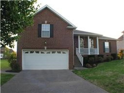Exterior view of 3222 Briarhill Ct in Lebanon, TN