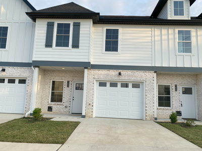102 Maple View Dr