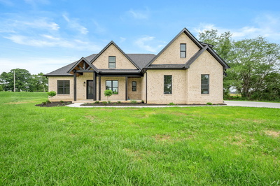 102 VICTORIA COURT, N