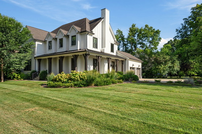 Exterior view of 4300 Lone Oak Rd in Nashville, TN