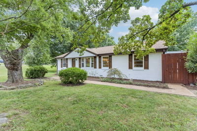 3813 Syfert Ln