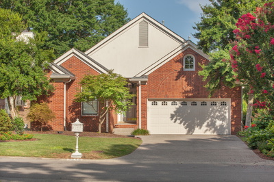 5530 Hearthstone Ln