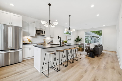 1117B Chester Ave