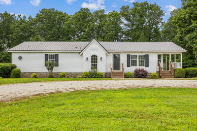 Exterior view of 183 Northview Rd in Hohenwald, TN