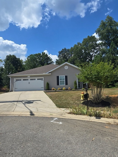 110 W Quail Hollow Way