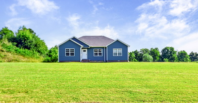 Exterior view of 794 Hawkins Rd in Westmoreland, TN