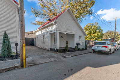 211A W 13th St