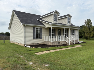 8 Meadowbrook Dr