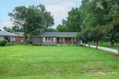 808 Maplehill Dr