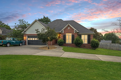 100 Country Club Dr