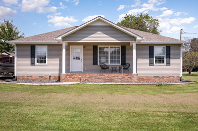 114 Creekside Ln