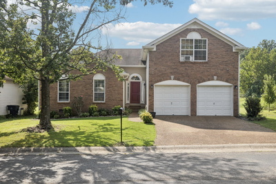 921 Forest Pointe Ln