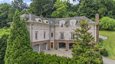 774 Saussy Pl