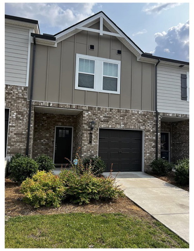 858 Longleaf Ln