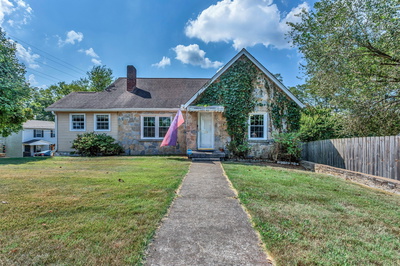 320 8th Ave