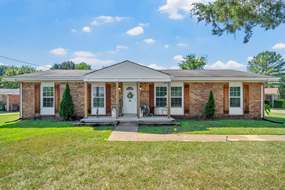 284 Lafayette Rd