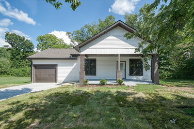 469 E Main St