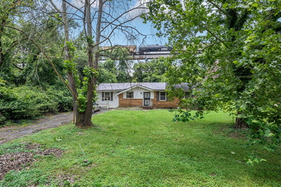 214 Riverside Dr