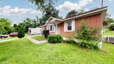 320 Lee Dr