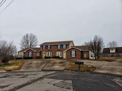 3046 Woody Ln