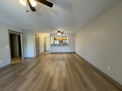 315 Village Ln, W