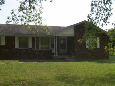 604 Hillview Dr