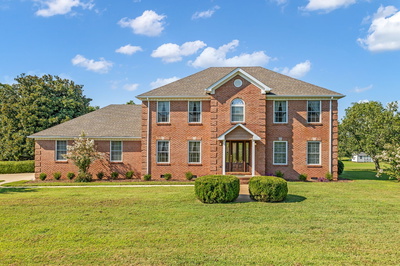 207 Sugar Tree Ln