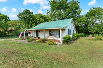 3261 Armstrong Valley Rd
