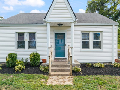 992 Maplewood Pl