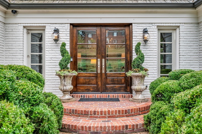 Exterior view of 105 Westhampton Pl in Nashville, TN