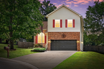 802 Crystal Ct