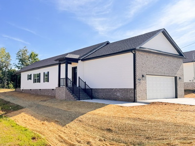 303 Lee Ln