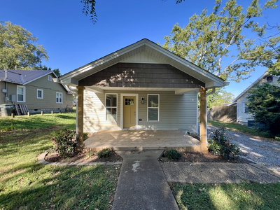 200 College St