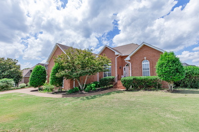 1058 Willow Park Cir