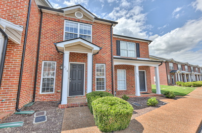 214 Stewarts Landing Cir