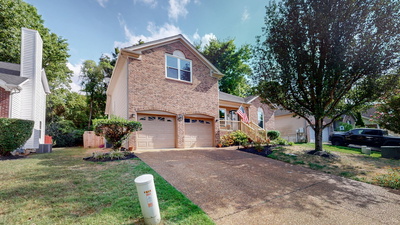 929 Waynewood Ln