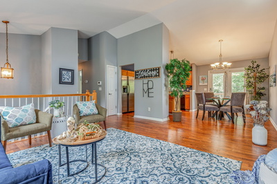2433 Bayview Dr