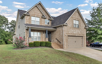 833 E Accipiter Cir