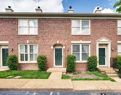 3303 Golf Club Ln