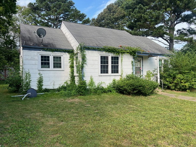 815 Cedar Ln